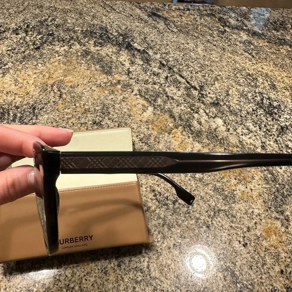 Burberry Classic Black Sunglasses - Picture 4 of 8